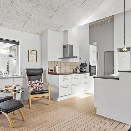 3 Bedroom Cozy In *