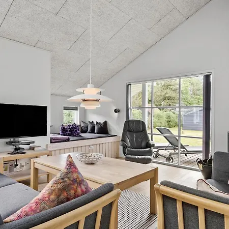 3 Bedroom Cozy In Dom wakacyjny *