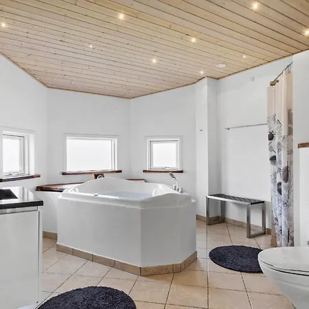 3 Bedroom Cozy In