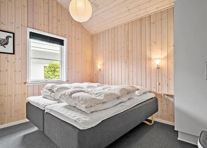 3 Bedroom Cozy In Dom wakacyjny Tarm